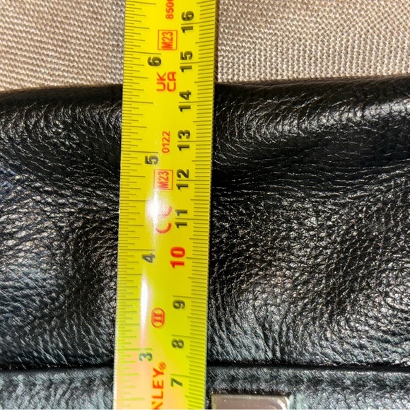 CALVIN KLEIN Small Black Pebble Leather Cross-body Handbag with Chain Strap - Picture 12 of 15